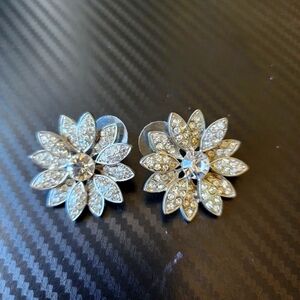 Flower earrings